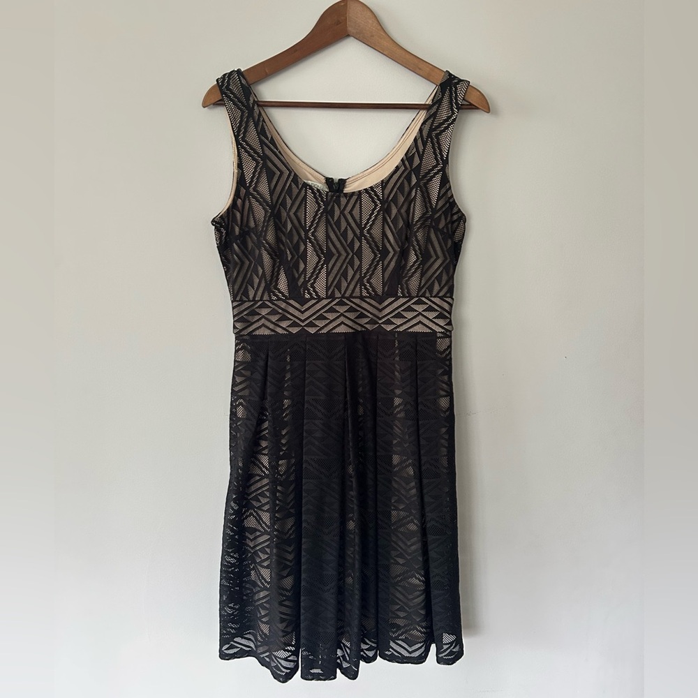 Maggy London Black Sheath Midi Dress, Scoop Neck, Lace/Mesh, Size 8